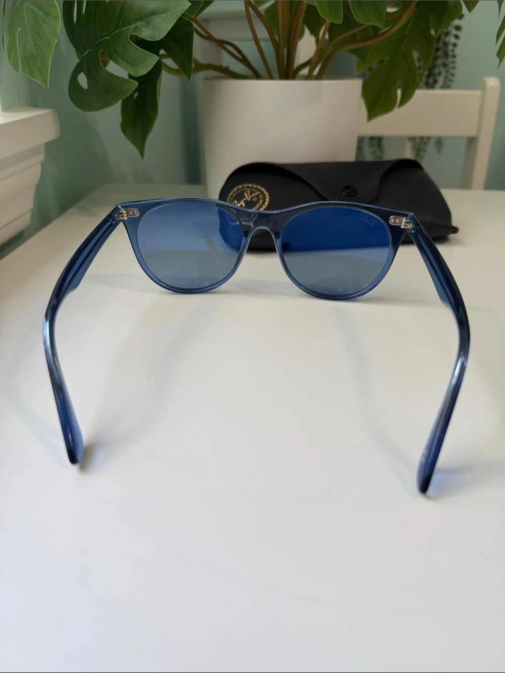 Ray-Ban Men’s/Women’s Blue Transparent Frame Sunglasses